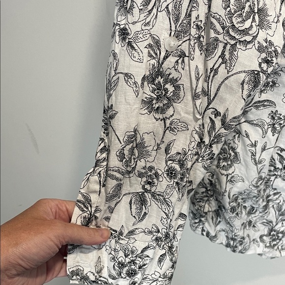 Joie Black and White Linen Floral Button Down Shirt - Picture 5 of 9